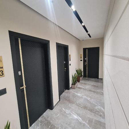 La Mirage Apartment 04 Тирана Екстер'єр фото