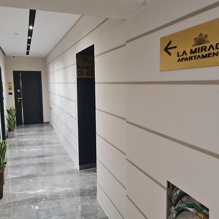 La Mirage Apartment 04 Тирана Екстер'єр фото