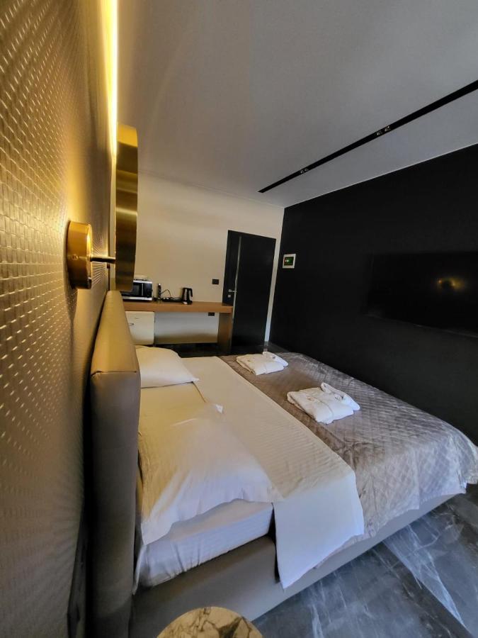 La Mirage Apartment 04 Тирана Екстер'єр фото