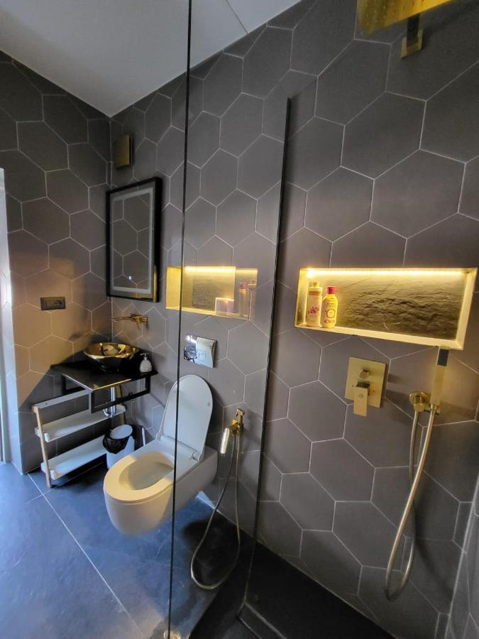 La Mirage Apartment 04 Тирана Екстер'єр фото